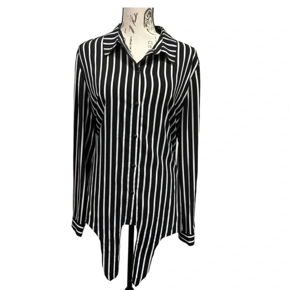 👚 Susan Graver Women's Button-Up Blouse - Size 10🌟 - Picture 2 of 13